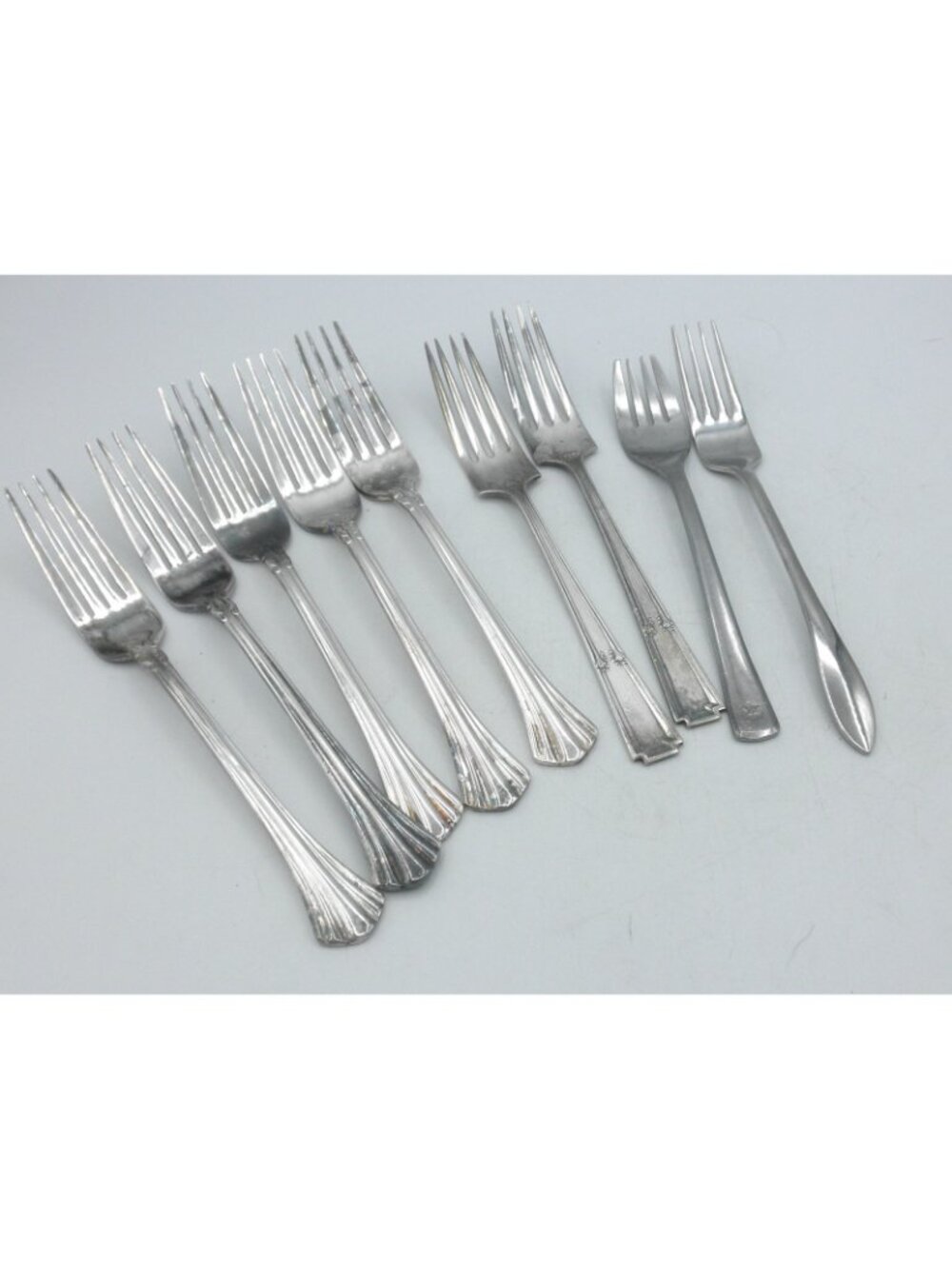 45 Piece (Some Vintage) Craft Silverplate and Stainless Steel Flatware Mixed Lot - Picture 5 of 8